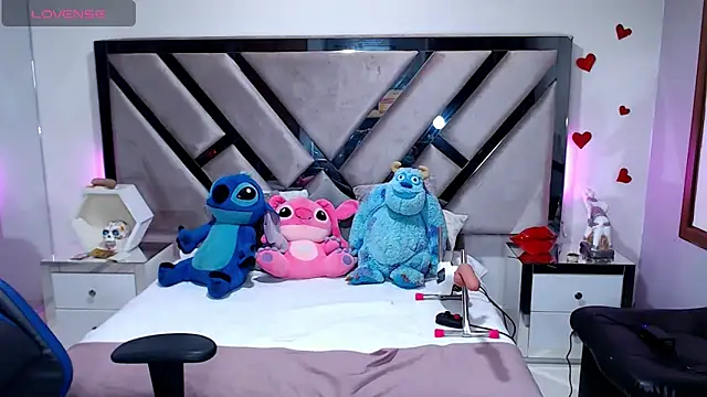 Snapshot of lady_Ary_xx chatting on January 1, 12:00 am lady Ary xx online show from January 1, 12:00 am