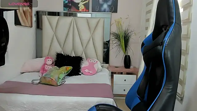 Snapshot of lady_Ary_xx chatting on January 7, 8:21 pm lady Ary xx online show from January 7, 8:21 pm