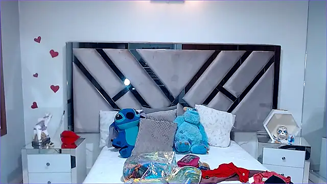 Snapshot of lady_Ary_xx chatting on February 4, 9:10 pm lady Ary xx online show from February 4, 9:10 pm