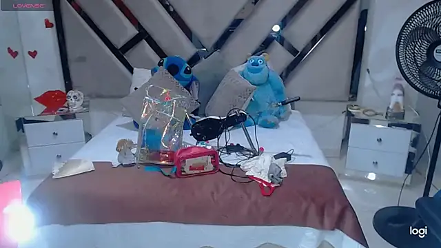 Snapshot of lady_Ary_xx chatting on February 14, 8:37 pm lady Ary xx online show from February 14, 8:37 pm