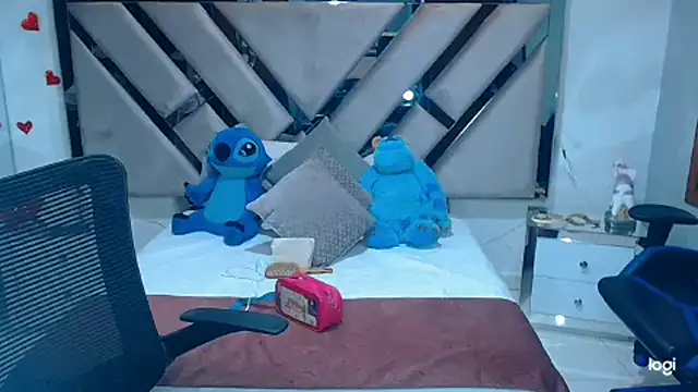 Snapshot of lady_Ary_xx chatting on February 19, 9:25 pm lady Ary xx online show from February 19, 9:25 pm