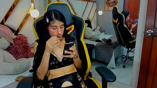 Snapshot of lady_Ary_xx chatting on March 1, 4:37 am lady Ary xx online show from March 1, 4:37 am