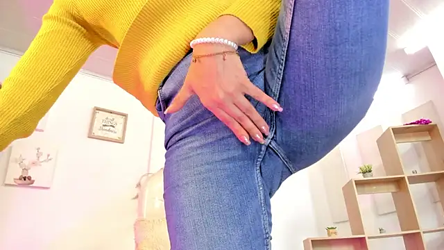 Antonnella 3 online show from March 6, 6:37 pm