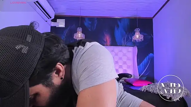 Snapshot of MichaelBear_ chatting on February 16, 5:42 pm MichaelBear online show from February 16, 5:42 pm