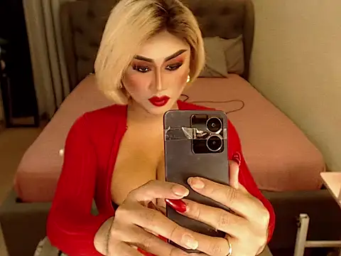 MISTRESS OF EVILCUMxx online show from February 17, 11:50 am