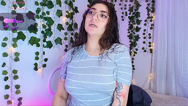 Samii Evans online show from October 10, 6:23 am