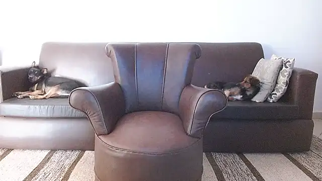 Snapshot of Linda1975 chatting on March 22, 3:42 pm Linda1975 online show from March 22, 3:42 pm