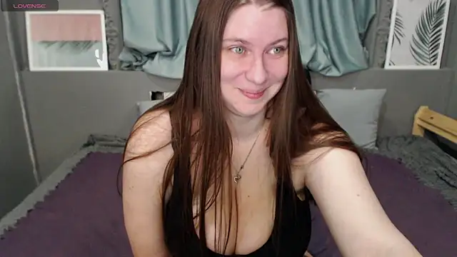 Snapshot of LiyaSilve chatting on February 28, 1:05 am LiyaSilve online show from February 28, 1:05 am