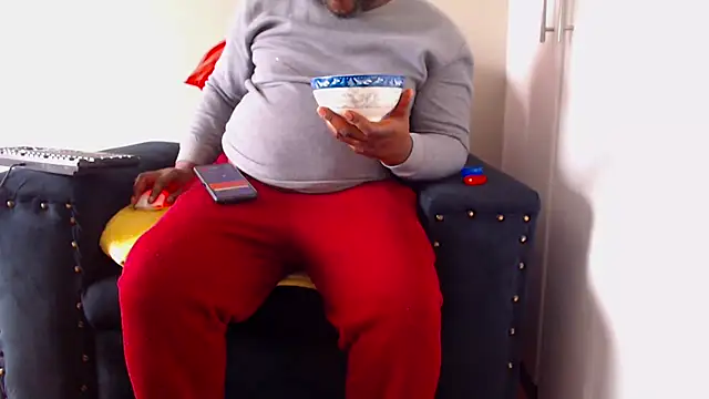 zuluboyxx online show from April 14, 8:31 am