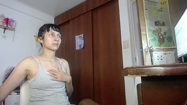 Snapshot of Moon_lunita chatting on June 18, 8:24 pm Moon lunita online show from June 18, 8:24 pm
