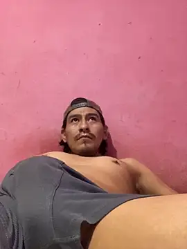 Snapshot of duggan12 chatting on September 25, 1:20 am duggan12 online show from September 25, 1:20 am