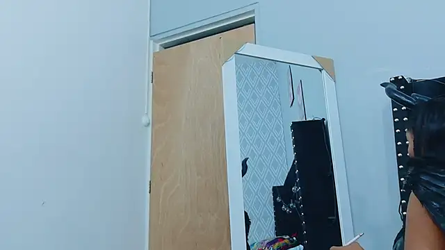 colombiamommy online show from October 31, 12:39 pm