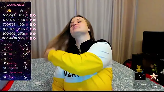 Snapshot of AlanaBrox chatting on December 20, 9:11 am AlanaBrox online show from December 20, 9:11 am