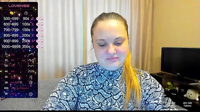 Snapshot of AlanaBrox chatting on February 6, 9:22 am AlanaBrox online show from February 6, 9:22 am