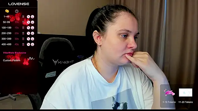 Snapshot of AlanaBrox chatting on October 27, 12:09 pm AlanaBrox online show from October 27, 12:09 pm