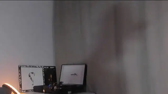 Nicky neal online show from December 3, 1:41 am