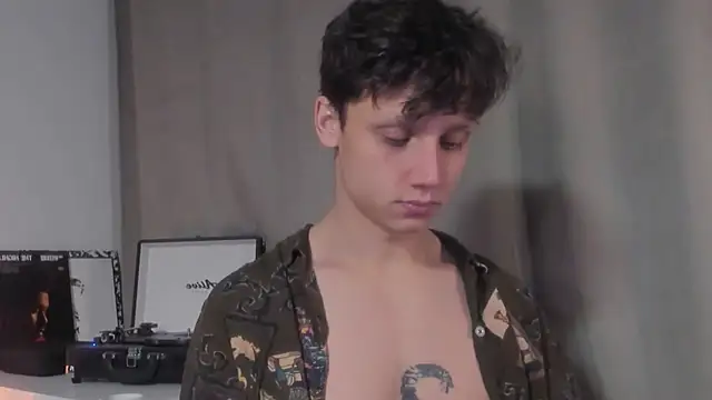 Nicky neal online show from December 14, 1:17 am