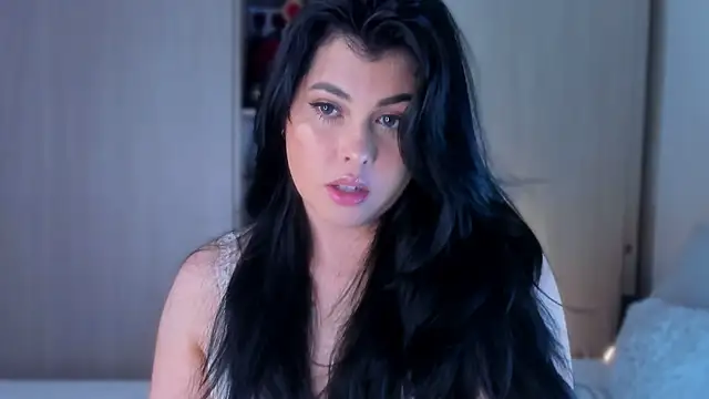 Alyaa s online show from September 19, 8:31 pm