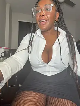 TilaTotti online show from April 4, 2:10 am