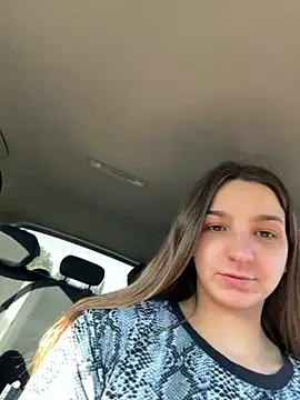 DoriDeluxe66 online show from November 24, 10:15 am