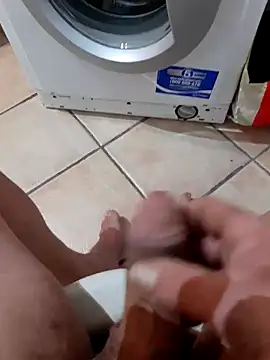 Snapshot of 74bob chatting on February 13, 4:32 am 74bob online show from February 13, 4:32 am