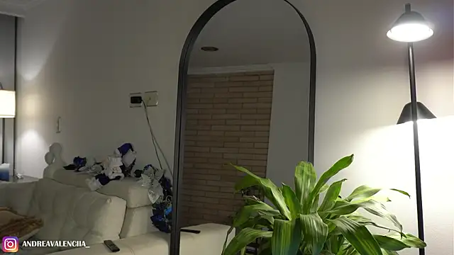 kendall ruiz online show from December 18, 3:15 am