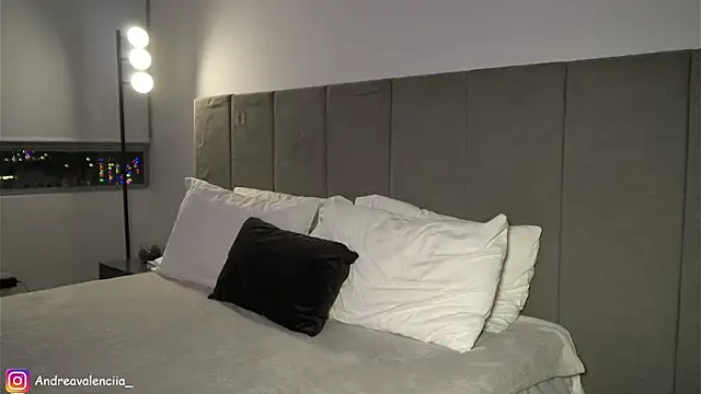 kendall ruiz online show from February 25, 2:14 am