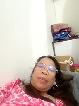 HotsexyNaughtysweetbaby online show from April 24, 1:13 pm