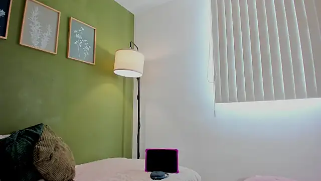 karlye 5 online show from February 25, 1:43 pm