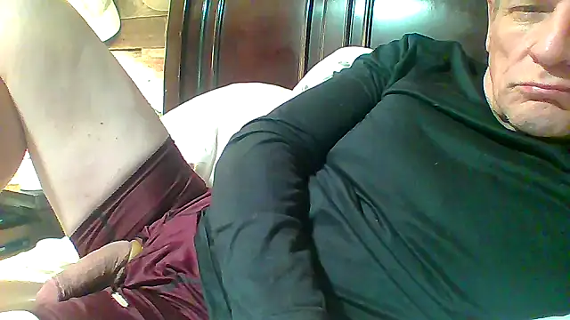 Snapshot of imN2Deep4mygirl2take chatting on April 12, 6:07 am imN2Deep4mygirl2take online show from April 12, 6:07 am