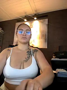 Emiily W online show from October 26, 6:03 pm