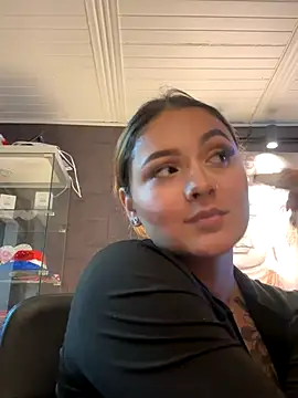 Emiily W online show from November 5, 8:09 pm