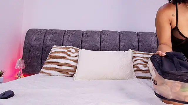 naia blessed online show from November 26, 7:15 pm