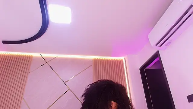 naia blessed online show from April 16, 7:14 pm