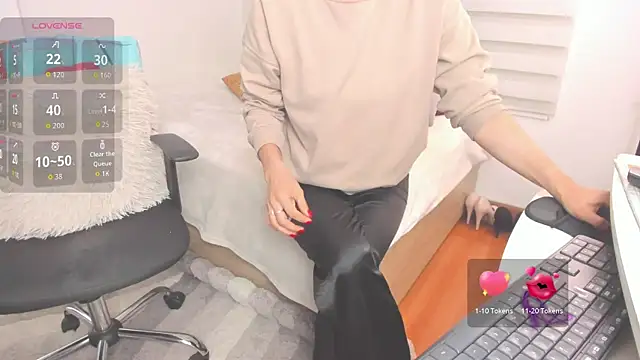 SharonVelvet online show from January 11, 11:59 am