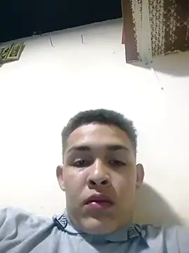 Snapshot of juablo2u chatting on October 18, 8:53 pm juablo2u online show from October 18, 8:53 pm
