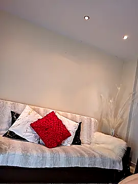 AureliaDoux online show from November 12, 3:01 pm