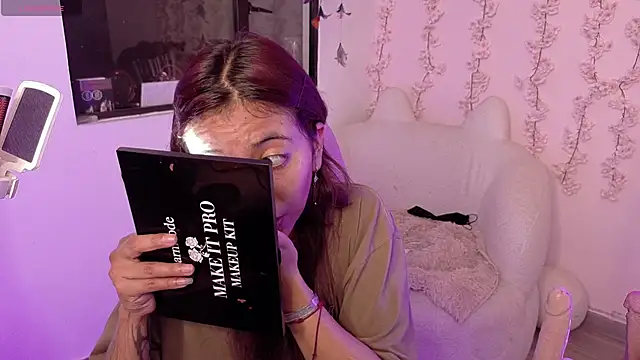 Nami usagi online show from April 15, 7:10 pm