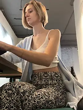 Feral berry 8133 online show from January 7, 8:13 am