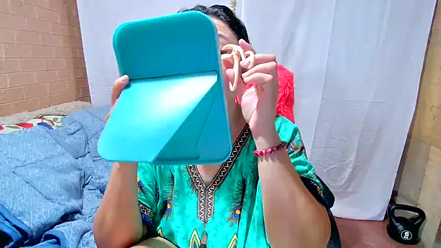 M e c e l online show from February 20, 10:59 pm