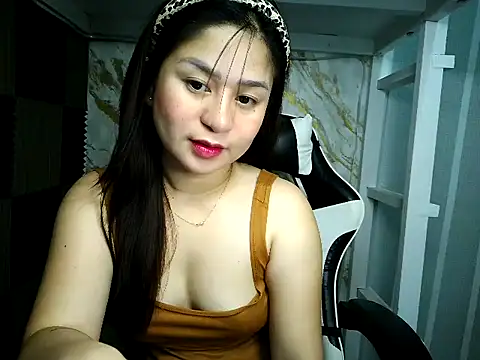 Mia 2022 online show from October 17, 7:11 am