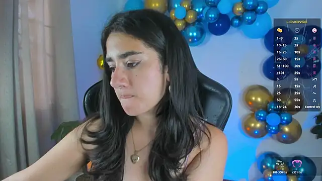 annadu011 online show from April 15, 7:58 pm