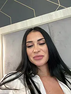 EmyLaveau online show from February 18, 8:27 am