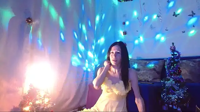 Snapshot of ElysaSun chatting on December 20, 6:15 pm ElysaSun online show from December 20, 6:15 pm