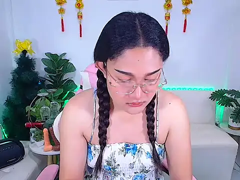 plysaithailand online show from February 4, 9:31 pm