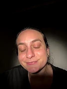 Snapshot of indierotic chatting on October 20, 4:02 am indierotic online show from October 20, 4:02 am