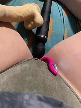 Snapshot of katcclovea chatting on March 23, 5:06 pm katcclovea online show from March 23, 5:06 pm