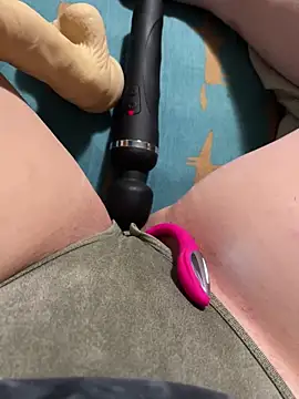 Snapshot of katcclovea chatting on March 31, 5:57 pm katcclovea online show from March 31, 5:57 pm