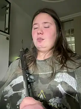 remirann  online show from December 13, 5:21 pm