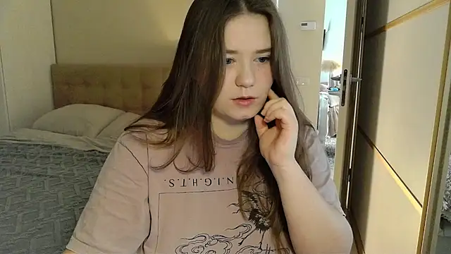 remirann  online show from March 8, 5:59 am